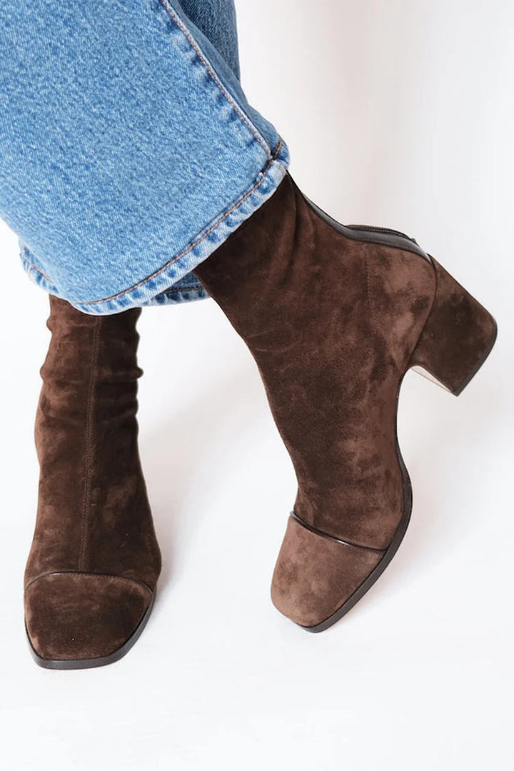 Unicloth.™ | SQUARE TOE HEELED BOOTS
